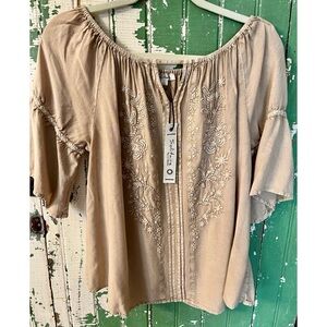 Solitaire Embroidered Beige Short Sleeve Top Size Large